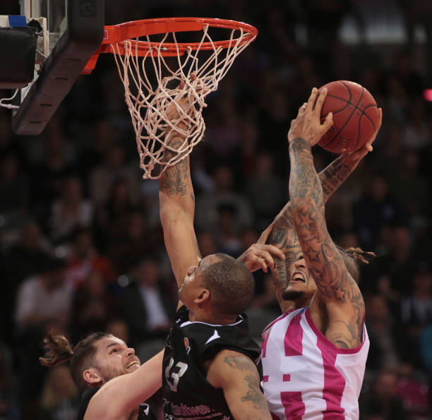 2不敌利物 2不敌利物